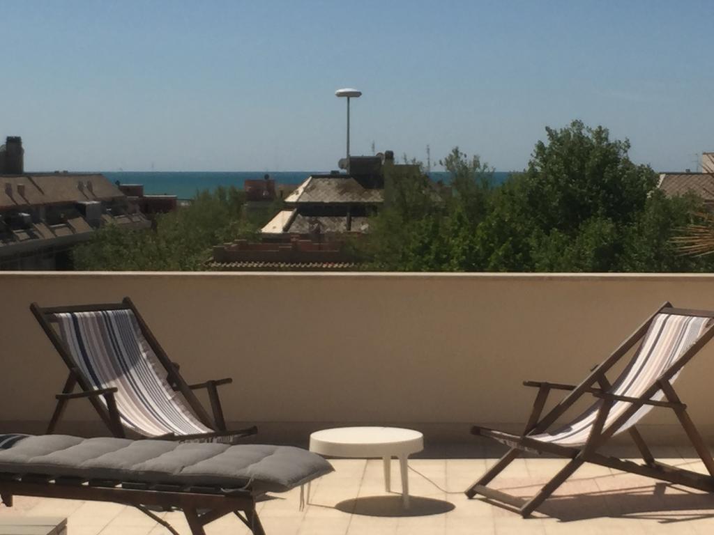 Appartement Attico Al Mare à Ostie Extérieur photo